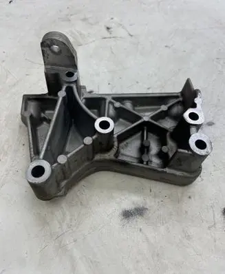 Dacia Sandero Engine mounting bracket 112317173R
