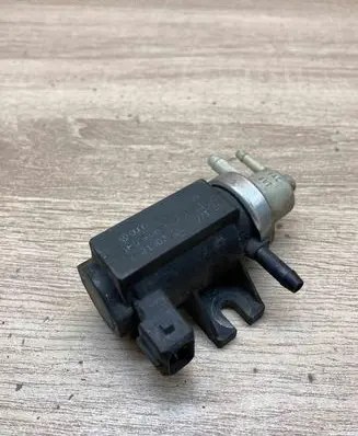 Volkswagen PASSAT B5 Turbo solenoid valve 1H0906627A