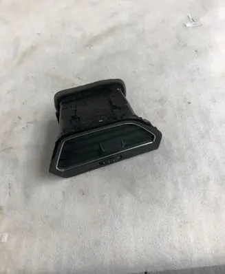 Volkswagen Tiguan Dashboard side air vent grill/cover trim 5nb819248