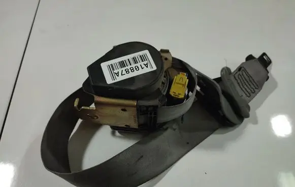 Renault Scenic I Rear seatbelt