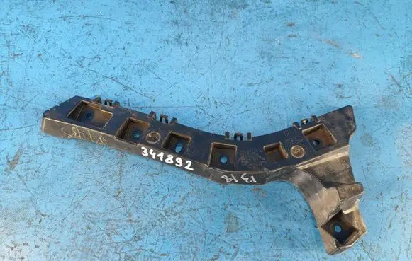 Ford Fusion II Rear bumper mounting bracket DS7317A881AE
