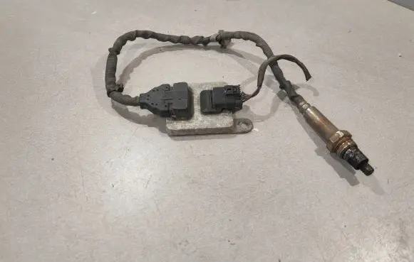 Mercedes-Benz Sprinter W906 Lambda probe sensor A0009050008 NS11A17H28AF 17H28AF