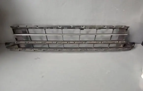 Volkswagen PASSAT B8 Front bumper lower grill 3G0853677A 3G0853671