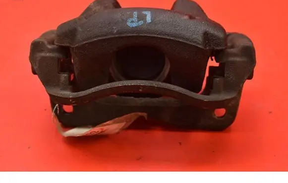 Toyota Auris E180 Front brake caliper 