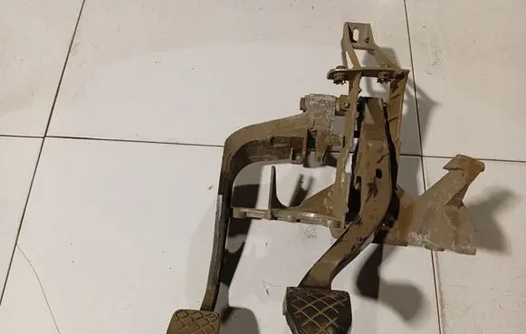 Audi A6 S6 C5 4B Brake pedal KTS6