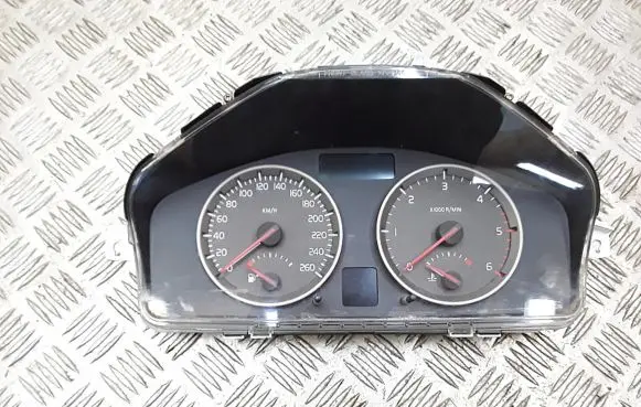 Volvo V50 Speedometer (instrument cluster)