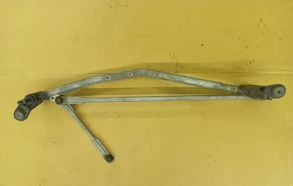 Renault Sandero I Front wiper linkage 