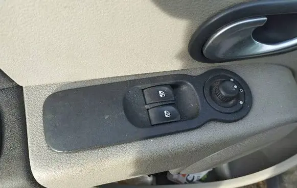 Renault Modus Electric window control switch
