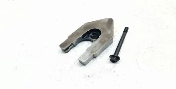 Nissan Pathfinder R51 Fuel Injector clamp holder
