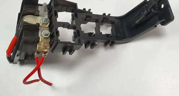 Audi A4 S4 B6 8E 8H Relay mounting block 8E0937503B