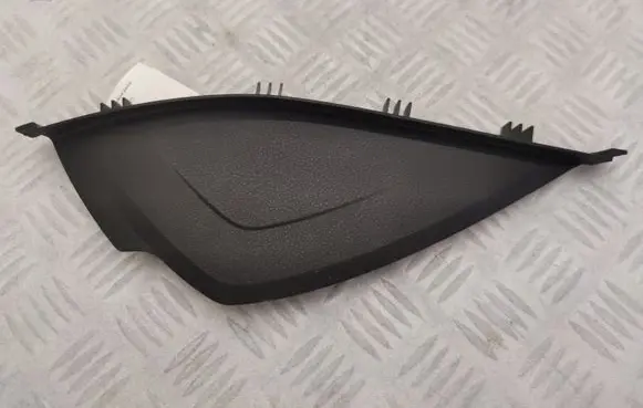 BMW 4 F36 Gran coupe Dashboard side end trim 9218554