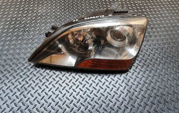 KIA Sorento Headlight/headlamp 921013E5XX
