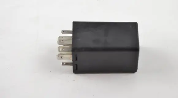 Audi A6 S6 C5 4B Other relay 8D0959257 05071100