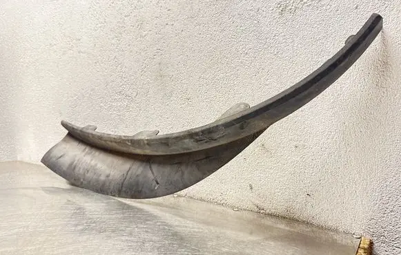 Opel Astra J Front bumper lip 13264407