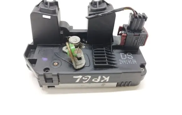 Opel Zafira A Rear door lock 24414134