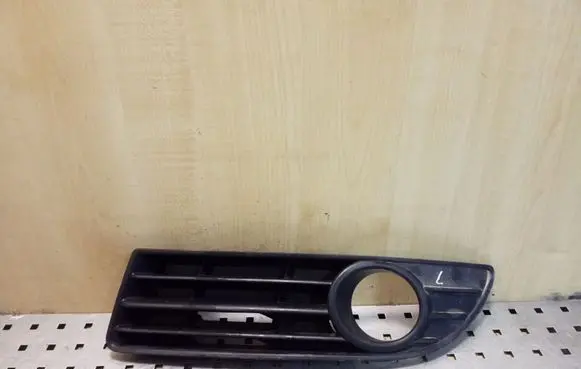 Volkswagen Polo IV 9N3 Front fog light trim/grill 6Q0853665E