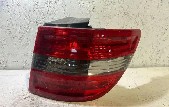 Mercedes-Benz B W245 Rear/tail lights A1698202664