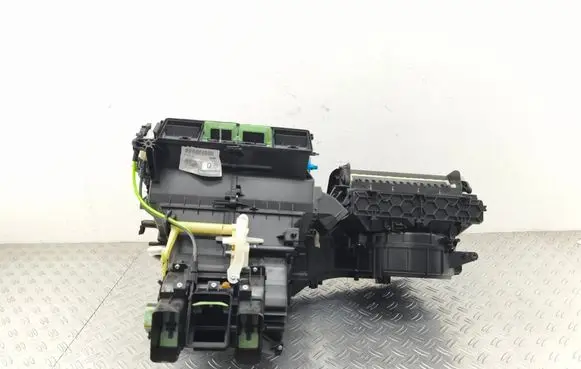 Volkswagen Touran III Interior heater climate box assembly 5QB816005C