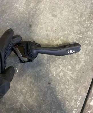 Volvo V70 Indicator stalk 85F0468B ANP80H024C