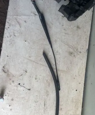 Volvo S80 Front wiper blade arm 30655615