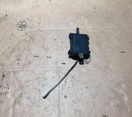 Mercedes-Benz E W124 Tailgate interior release/open handle 1247660564