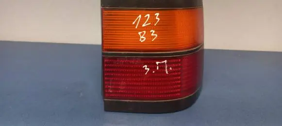 Volkswagen PASSAT B3 Rear/tail lights 333945112