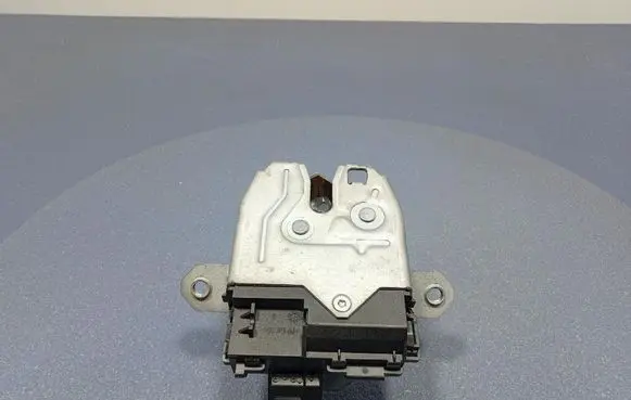 Volvo S40 Tailgate/trunk/boot lock/catch/latch 31276349