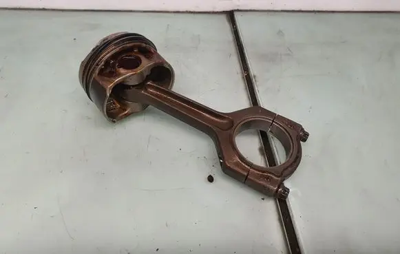 BMW X5 E70 Piston with connecting rod 8619196 11258619196 11247624615