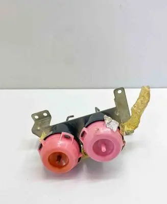Mercedes-Benz SLC C107 Engine mount vacuum valve 9061802137