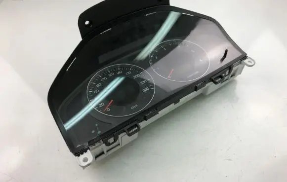 Volvo V70 Speedometer (instrument cluster) 31270899AA