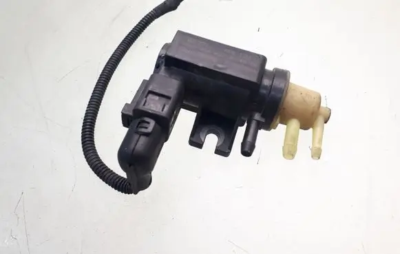 Volkswagen Touran I Vacuum valve 1K0906627A 70086800