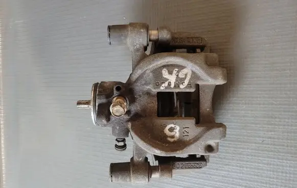 Rear brake caliper
