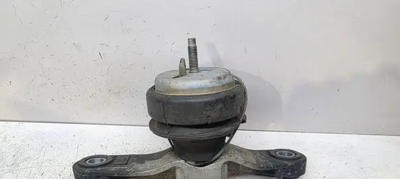 Volvo V40 Engine mount bracket 31359635