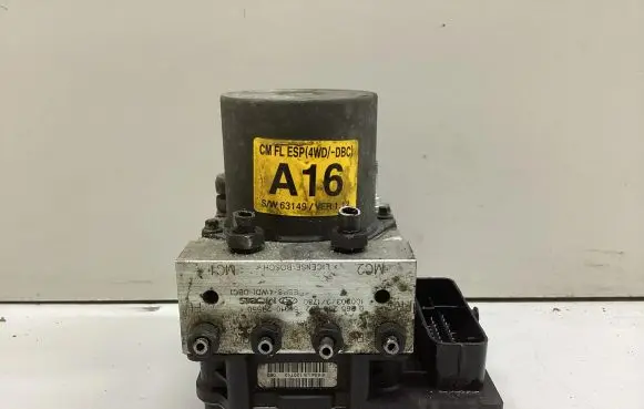 Hyundai Santa Fe ABS Pump 589102B550