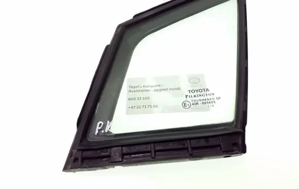 Toyota Avensis T270 Front door vent window glass four-door 6821605010 43R001605