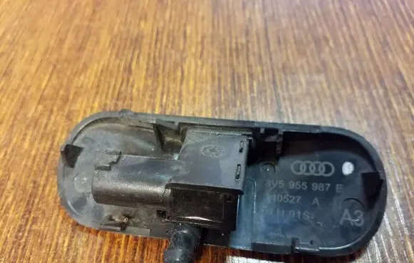 Audi A3 S3 8V Windshield washer spray nozzle 8V5955987E