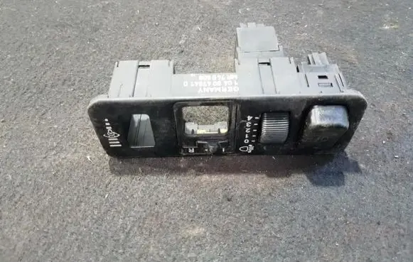 Mitsubishi Carisma Headlight level height control switch