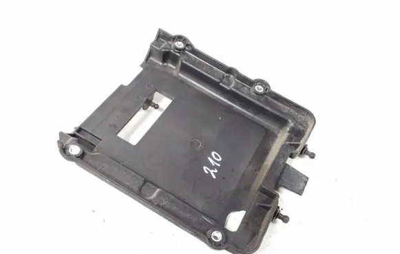 Mercedes-Benz E C207 W207 Other engine bay part A2761500276