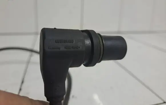 Volkswagen PASSAT B5 Crankshaft position sensor 050906433