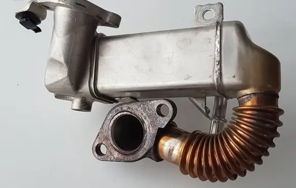 Nissan X-Trail T32 EGR valve cooler 147350678R