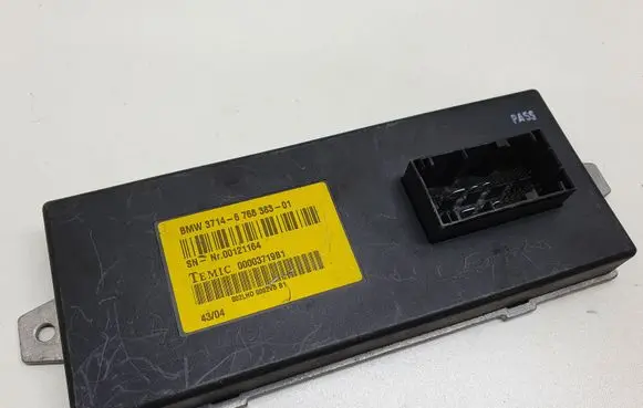 BMW 5 E60 E61 Active stabilizer control unit 37146768383 6768383 676838301