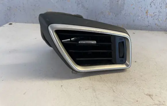 Nissan X-Trail T32 Dashboard side air vent grill/cover trim E9885211100