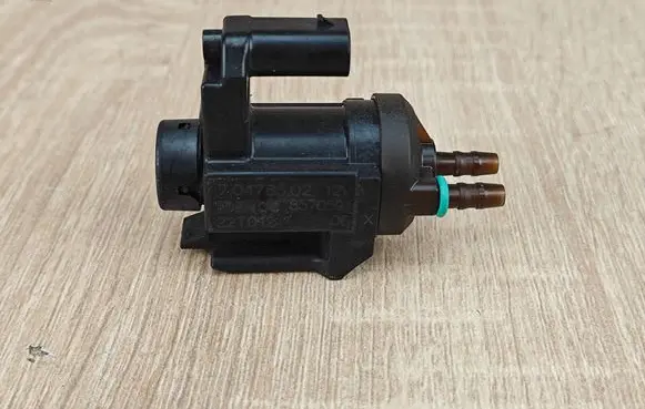 BMW 4 G22 G23 G24 G26 Vacuum valve 8570591