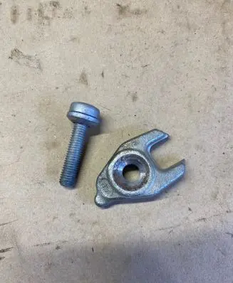 Dacia Duster II Fuel Injector clamp holder