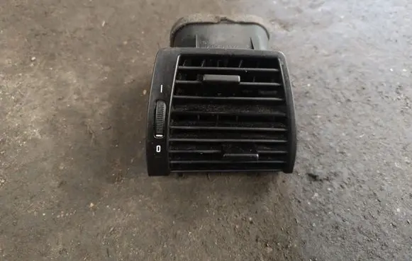 BMW X5 E53 Dashboard side air vent grill/cover trim 64228402216