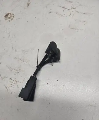 Ford Mondeo MK IV Windshield washer spray nozzle XS4117666A