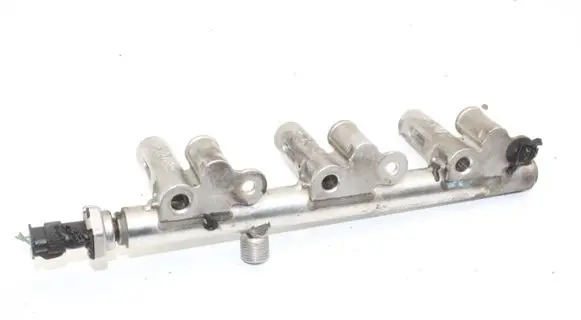 Opel Crossland X Fuel main line pipe 9811353880