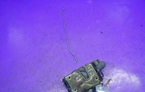 Seat Ibiza II (6k) Front door lock 6K1837016G