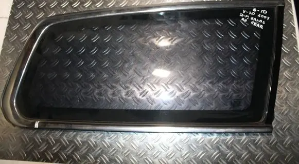 Volvo V70 Front triangle window/glass 43R000470