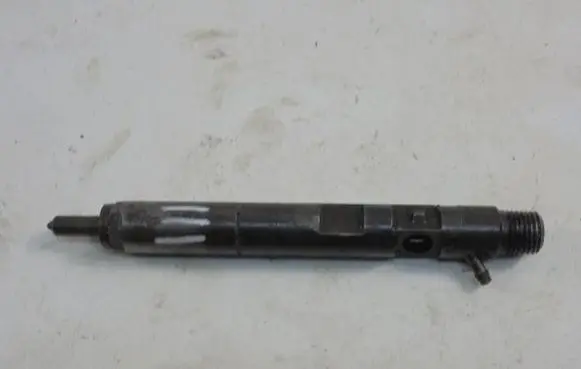 Nissan Micra Fuel injector 8200240244